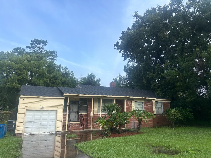 Foto principal - 8384 Delaware Ave
