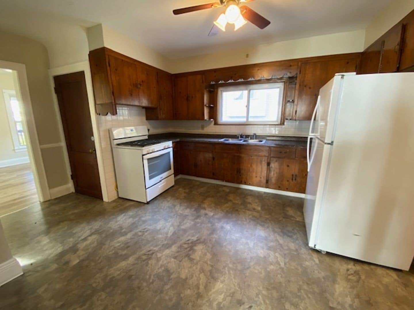 2236 9th St SW Akron, OH 44314 – photo 5