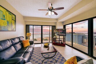 Building Photo - 7700 Seawall Blvd