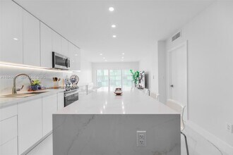 Building Photo - 1950 S Ocean Dr