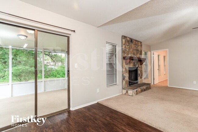 Building Photo - 3338 Fox Ridge Dr