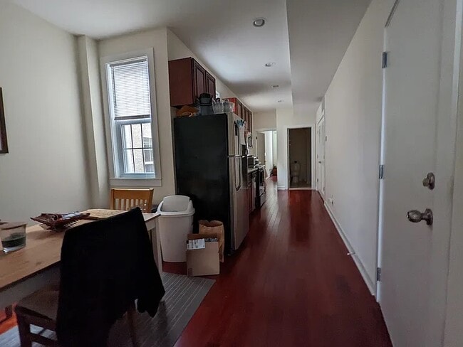 Building Photo - 2631 W Girard Ave