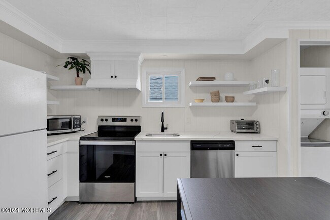 Building Photo - 116 1st Ave