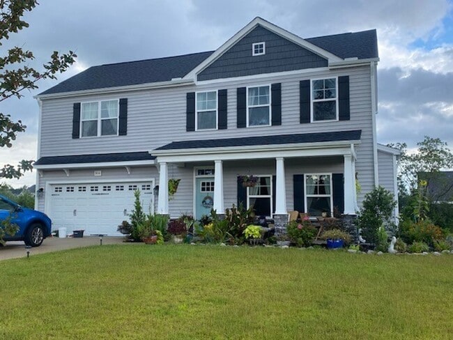 Photo - Beautifully furnished 3 bed 2.5 bath home in Leland