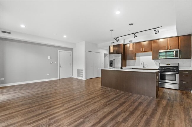 Foto del edificio - 500 N Northwest Hwy