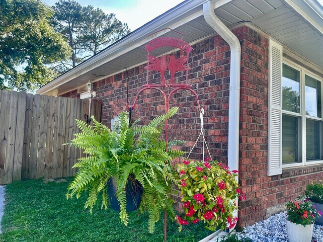 Foto del edificio - 8645 Kingfisher Ln