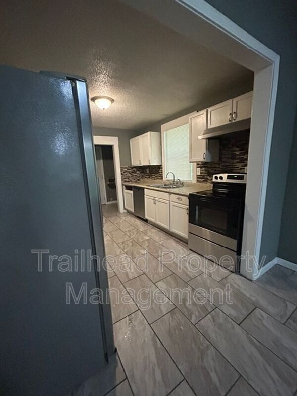 Building Photo - 1706 S Arlington Ave