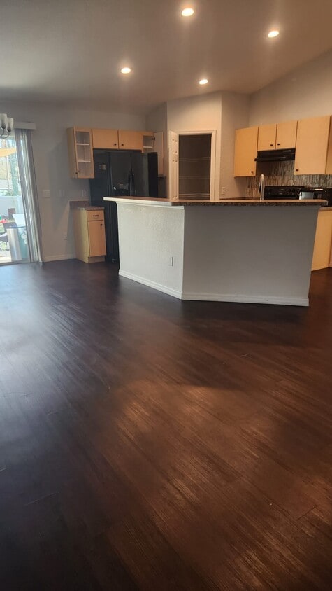 Building Photo - 519 Bahia Circle Run