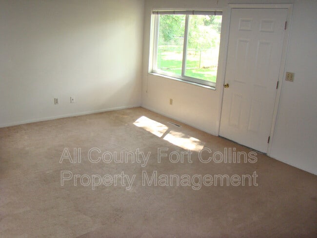 Building Photo - 1625 Larch St