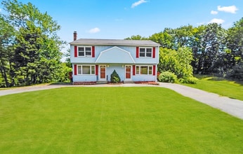 Building Photo - 15 Sunnyside Ln