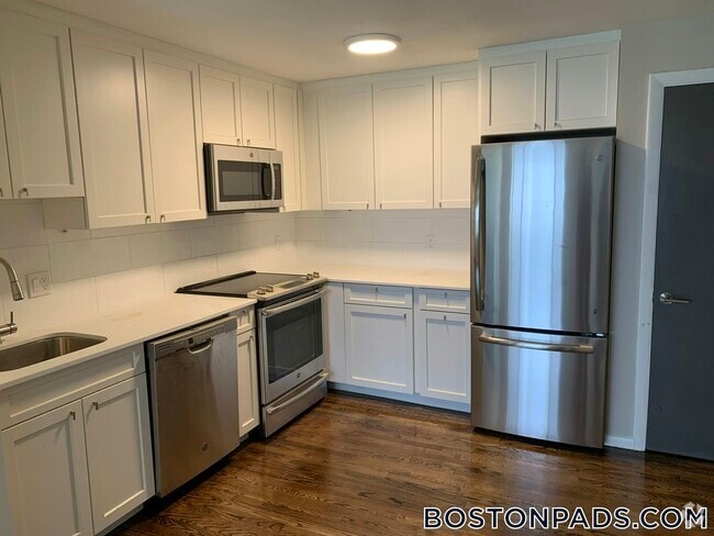 Building Photo - 50 Evergreen St