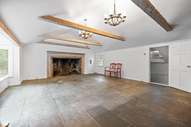 Foto del edificio - 62 Pound Ridge Rd