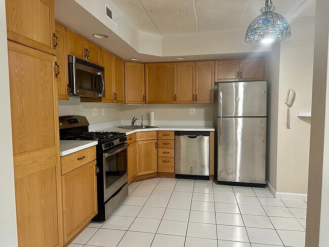 Kitchen - 1225 Norwalk Rd