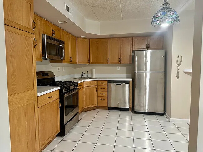 Kitchen - 1225 Norwalk Rd