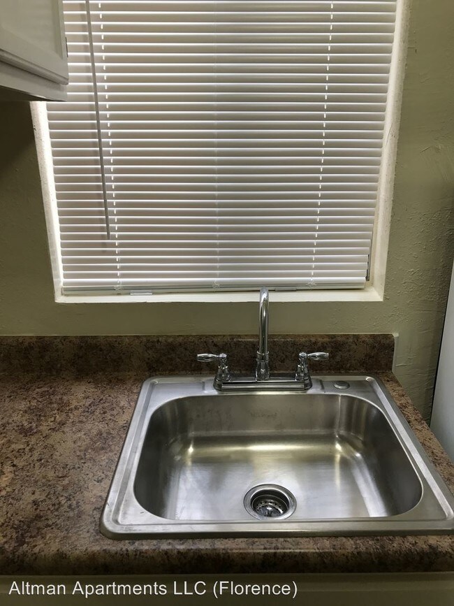Foto del edificio - 1141 E Florence Ave