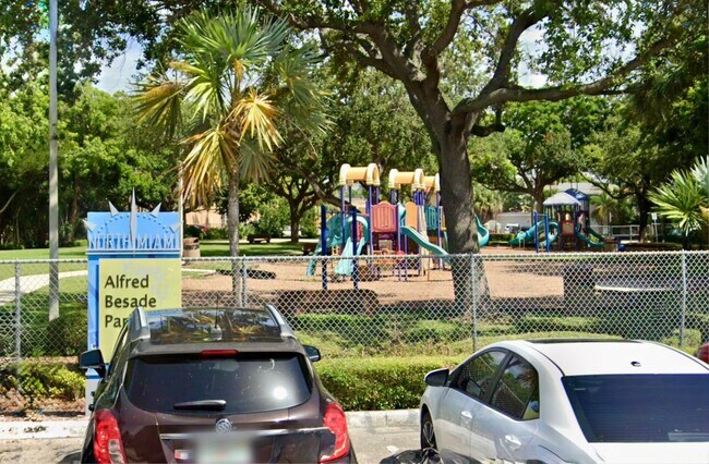 Foto del edificio - Spacious 1-Bed Condo in Sutton House – 974...