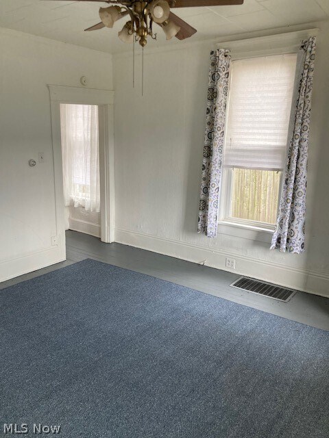 Foto del edificio - 411 Fairbanks St