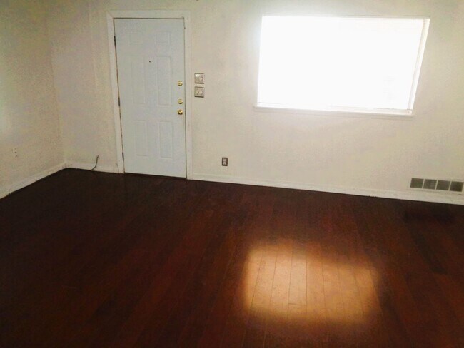 Foto del edificio - 5120 Antonio Ave