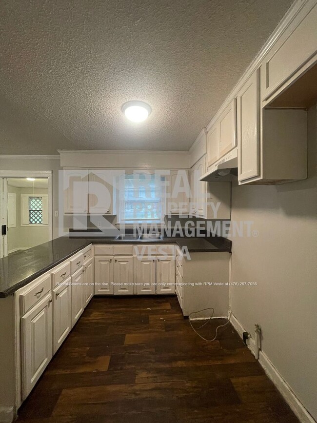Foto del edificio - Solidly Built Three Bedroom House in a Gre...