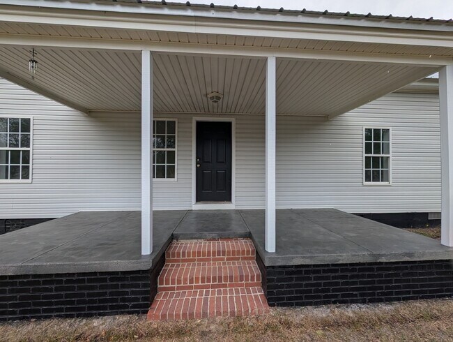 Foto del edificio - 84 Womack Ave