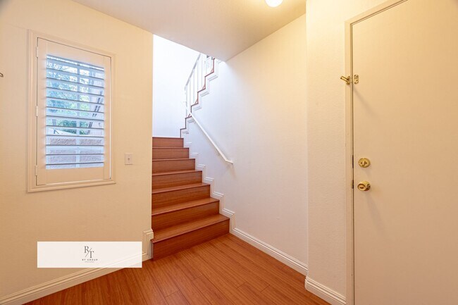 Foto del edificio - Bright Townhome in Sunset Community with Garage | Chino Valley USD