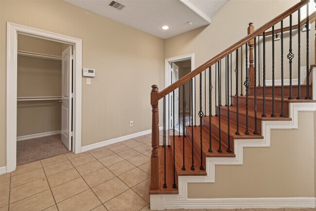 Foto del edificio - 2063 W 14th 1/2 St