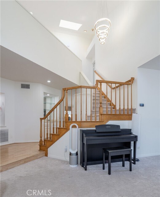Foto del edificio - 1011 S Mountcrest Ct