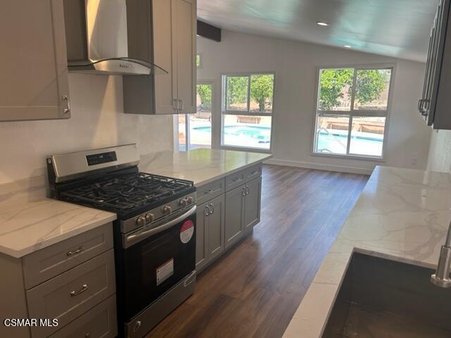 Foto del edificio - 17531 Lemarsh St