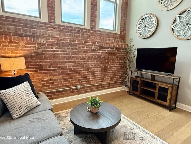 Building Photo - 77 Van Dam St