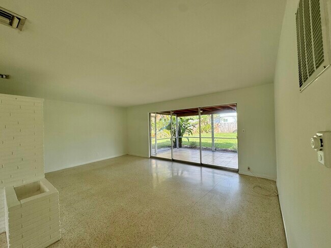 Foto del edificio - 678 NW 12th Terrace