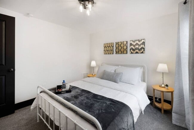 Building Photo - The Glen Oak | Franklinton Close to the ne...