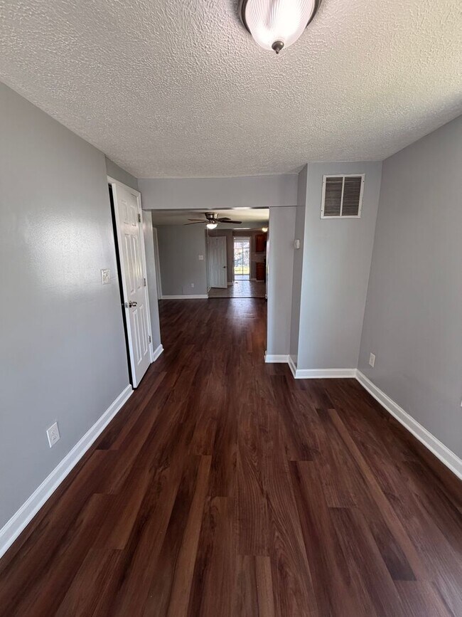 Foto del edificio - 1803 Homberg Ave