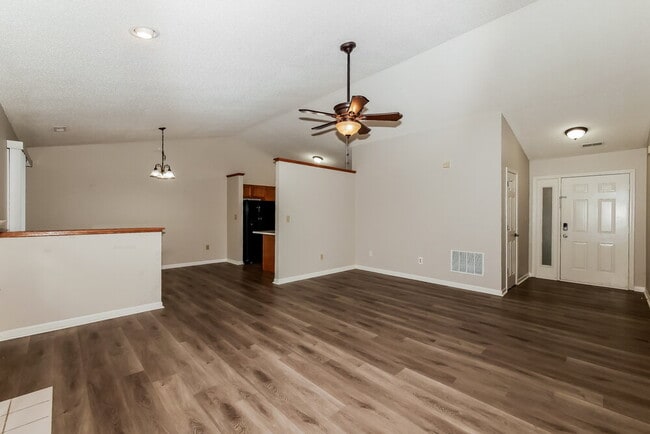 Building Photo - 47 W Flat Rock Dr