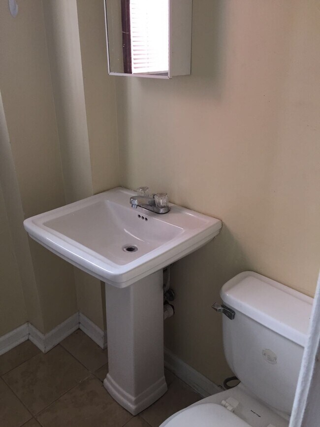 Foto del edificio - 1003 8th St