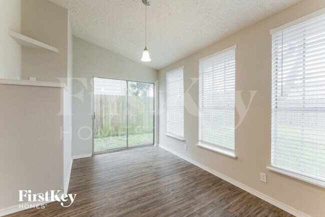 Foto del edificio - 17809 Crestline Rd