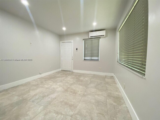 Foto del edificio - 60 NE 78th St