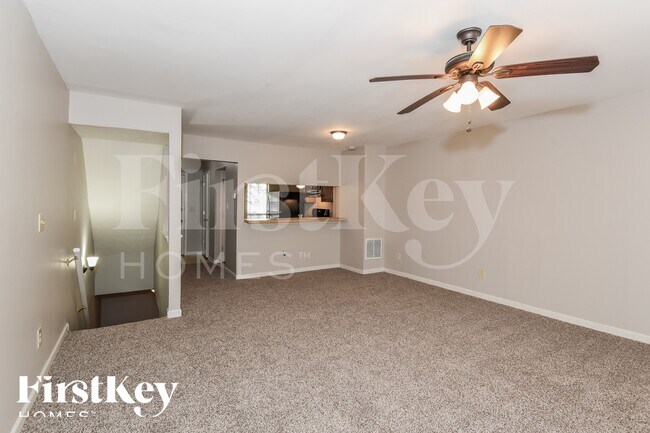 Foto del edificio - 6582 Wellington Square