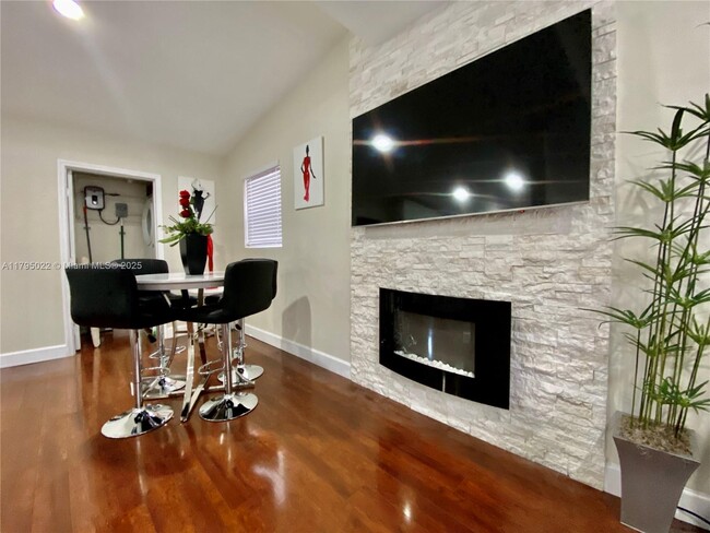 Foto del edificio - 3440 SW 20th St