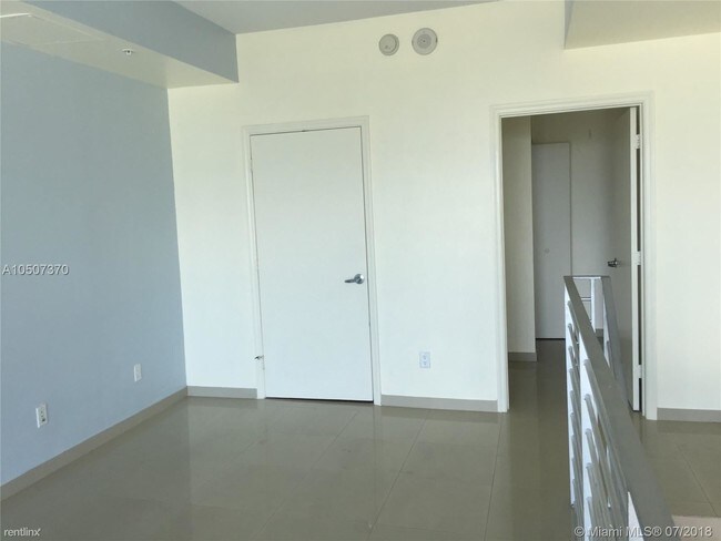 Foto del edificio - 1 br, 1 bath  - 60 SW 13th St Apt 2621