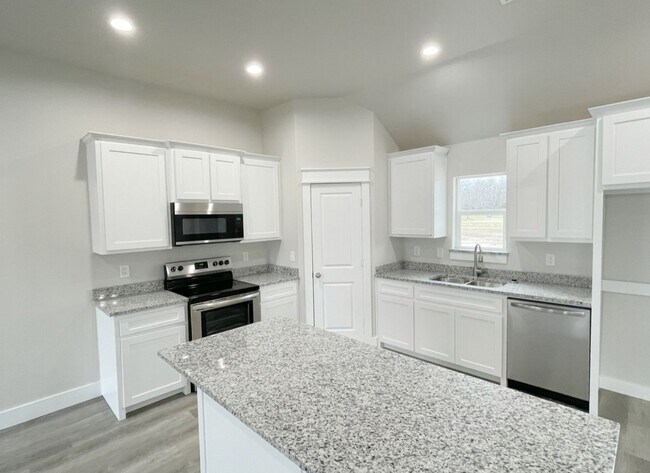 Foto del edificio - Gorgeous 3 Bedroom 2 Bath Home
