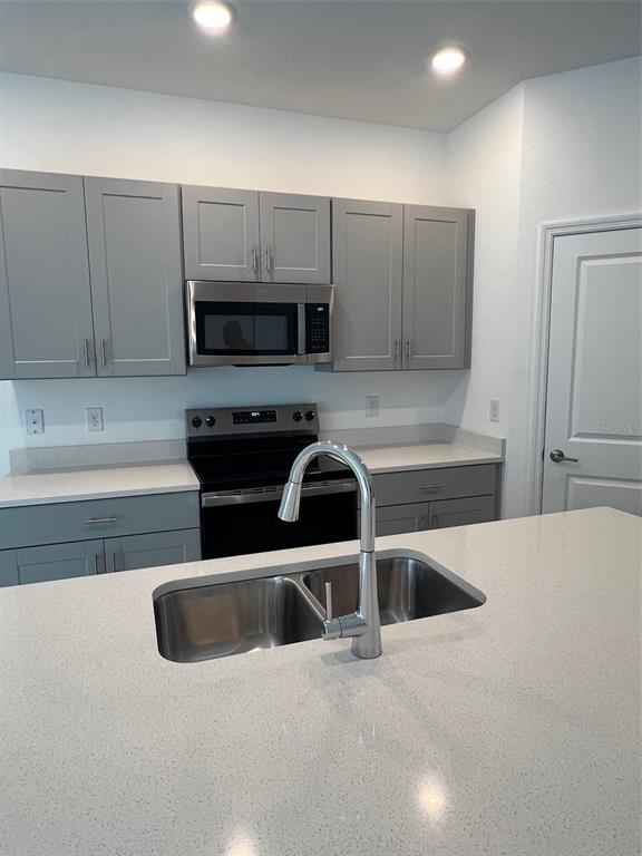 Building Photo - 2958 Canary Ave