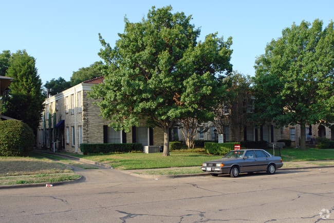 Building Photo - McCommas Place