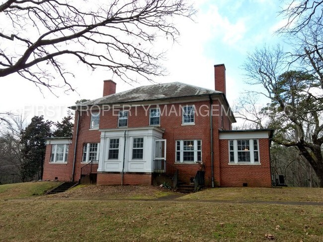 Foto del edificio - 510 Thomas Rd