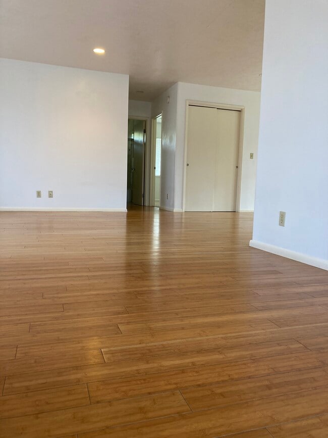 Living Room - 955 Kukuau St