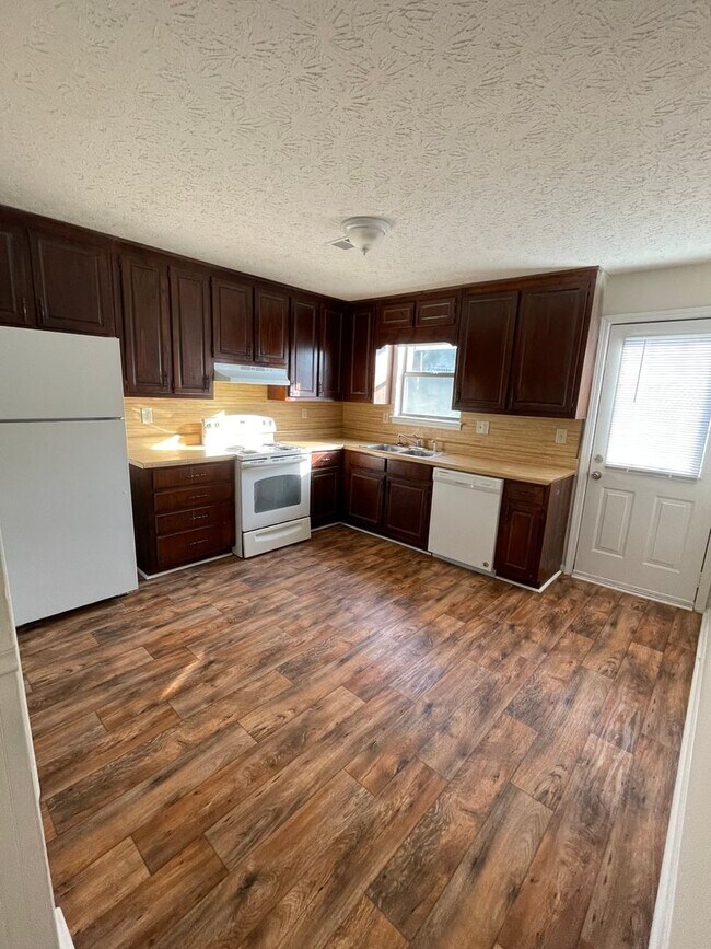 Foto del edificio - 8835 8837 West Hills Court