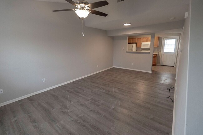 Foto del edificio - 5313-5315 Currituck Lane