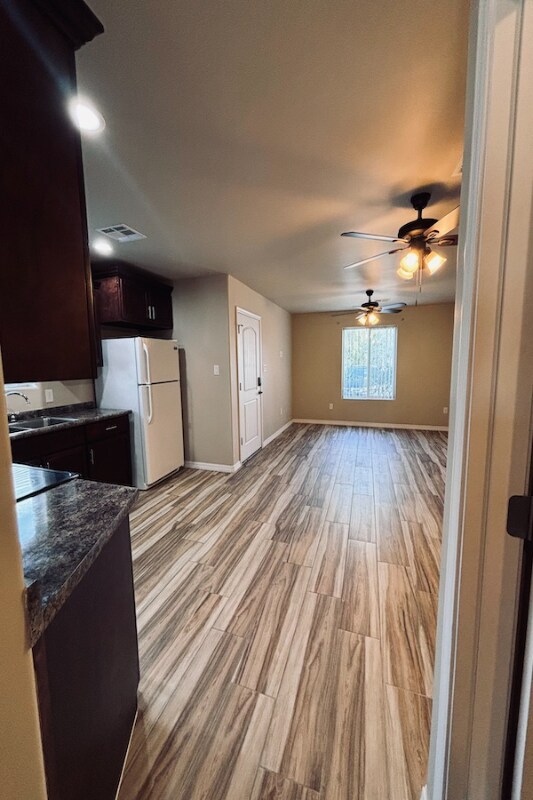 Foto del edificio - 495 S 16th Ave