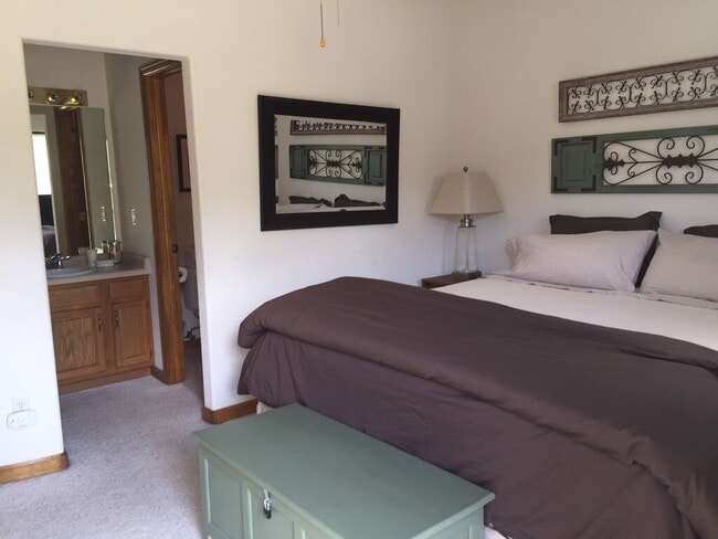 3rd Flr, Master Bedroom with bathrrom - 103 Morningstar Cir