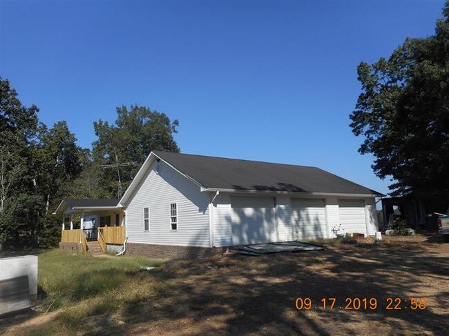 Building Photo - 48 Little Rd