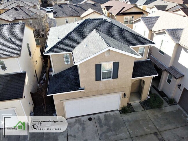 Building Photo - 2333 La Villa - Beautiful Town Home in Sha...